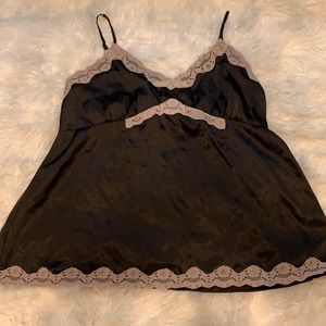 Tank top with lace borders